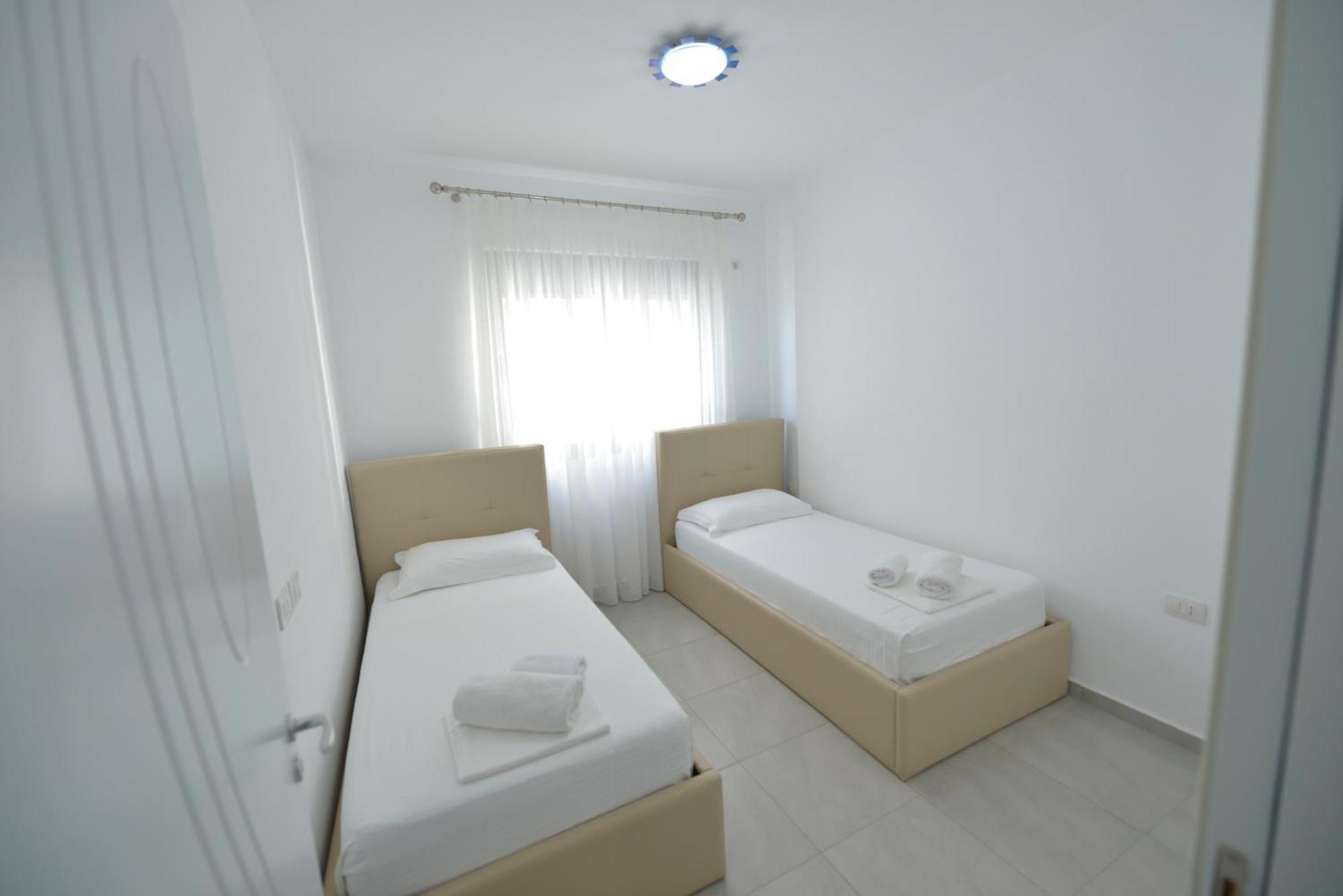 Aparthotel Miramare Sarande Exterior photo