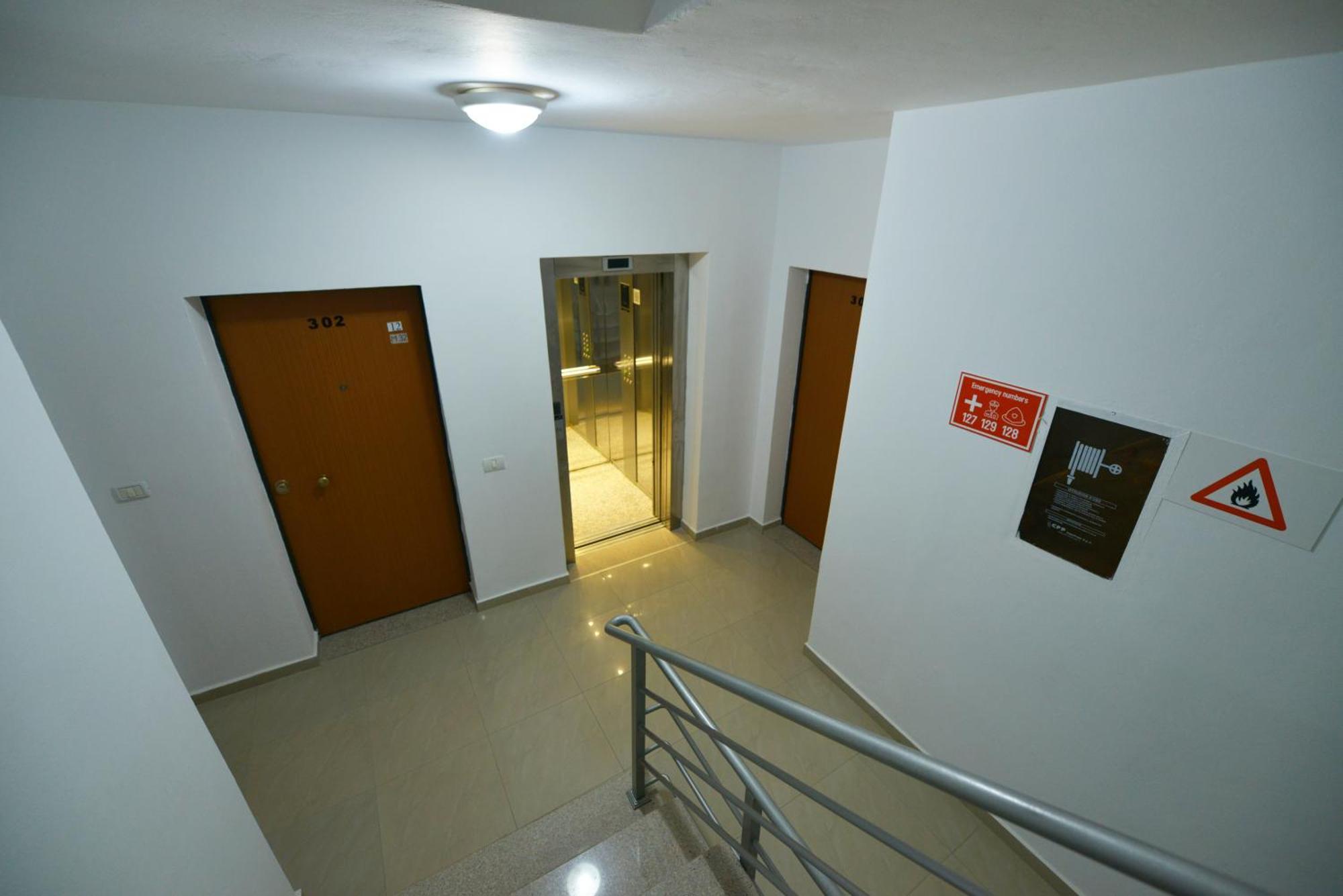 Apt Sarande Exterior photo